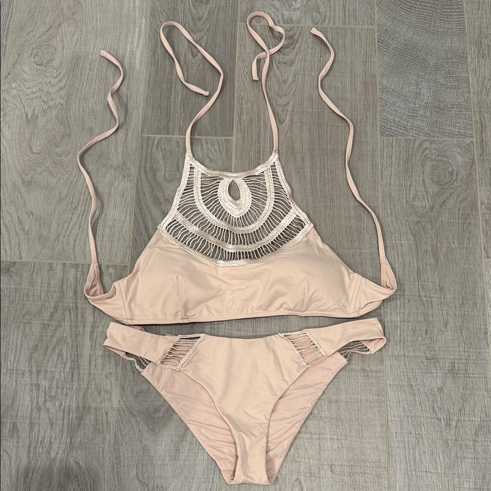 Women’s Crochet-Accent Bikini Set in Nude